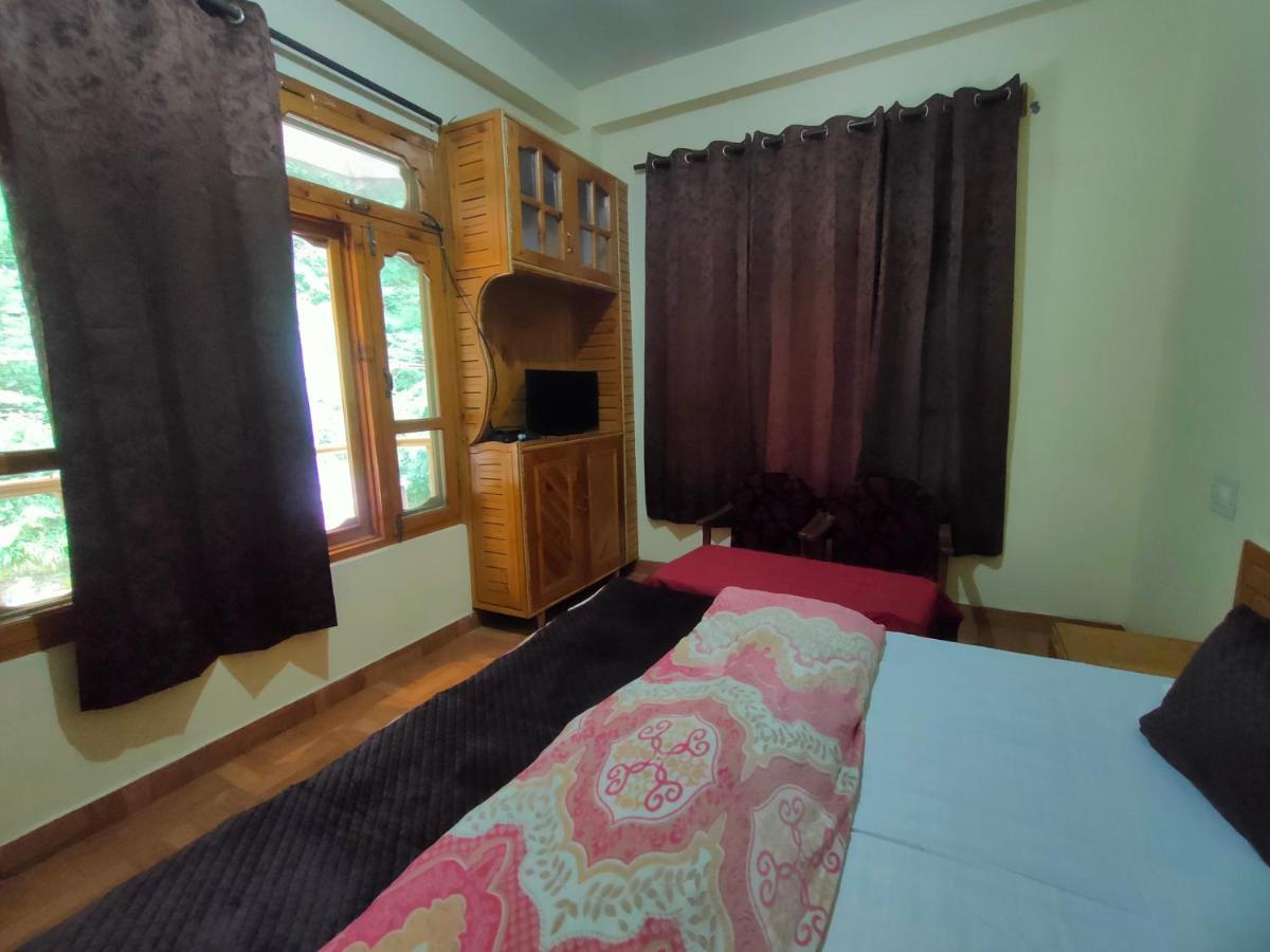 Hotel Anupam By Mid Orchard, Kasol Bagian luar foto